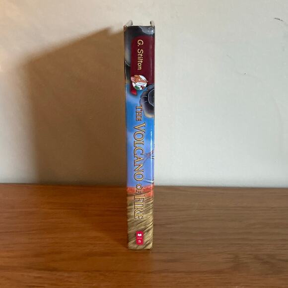 The Volcano of Fire by Geronimo Stilton | The Kingdom of Fantasy #5 | 2013 - Picture 2 of 3